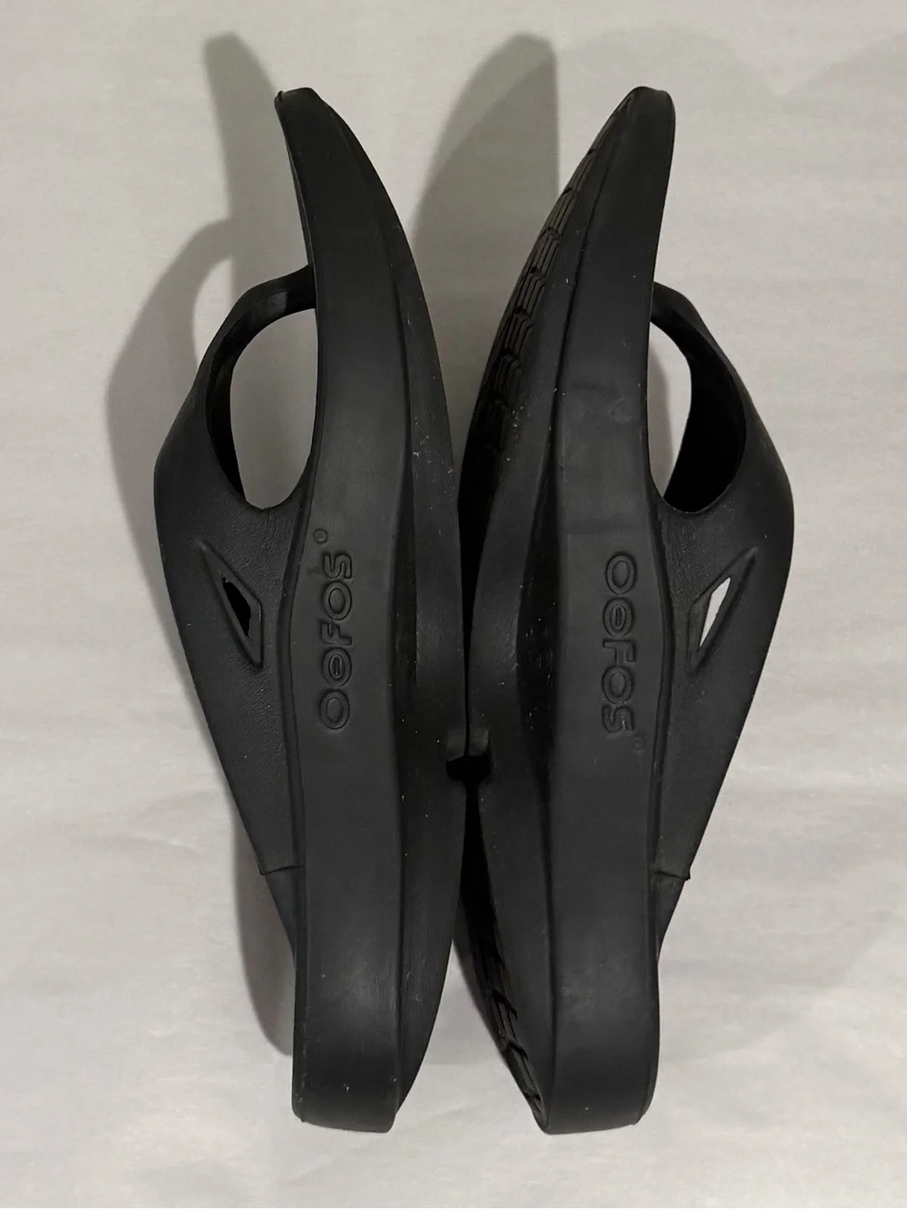 OOFOS OOriginal Recovery Sandals Black Thong Flip Flops Comfort Shoe Size 6
